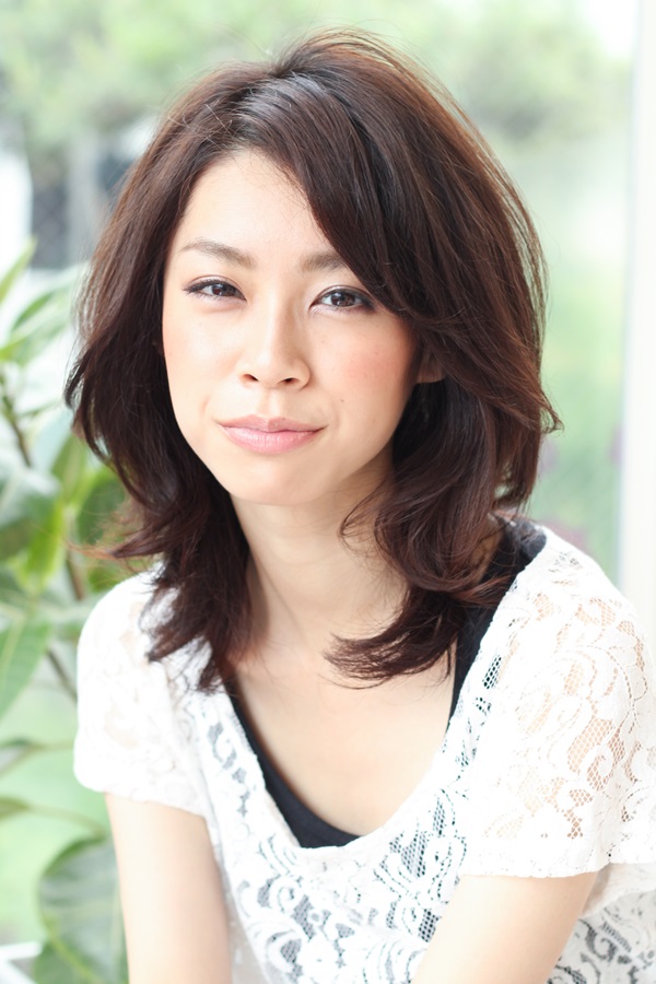 毛先の動きとボリュームが上品かつ柔らかな印象に