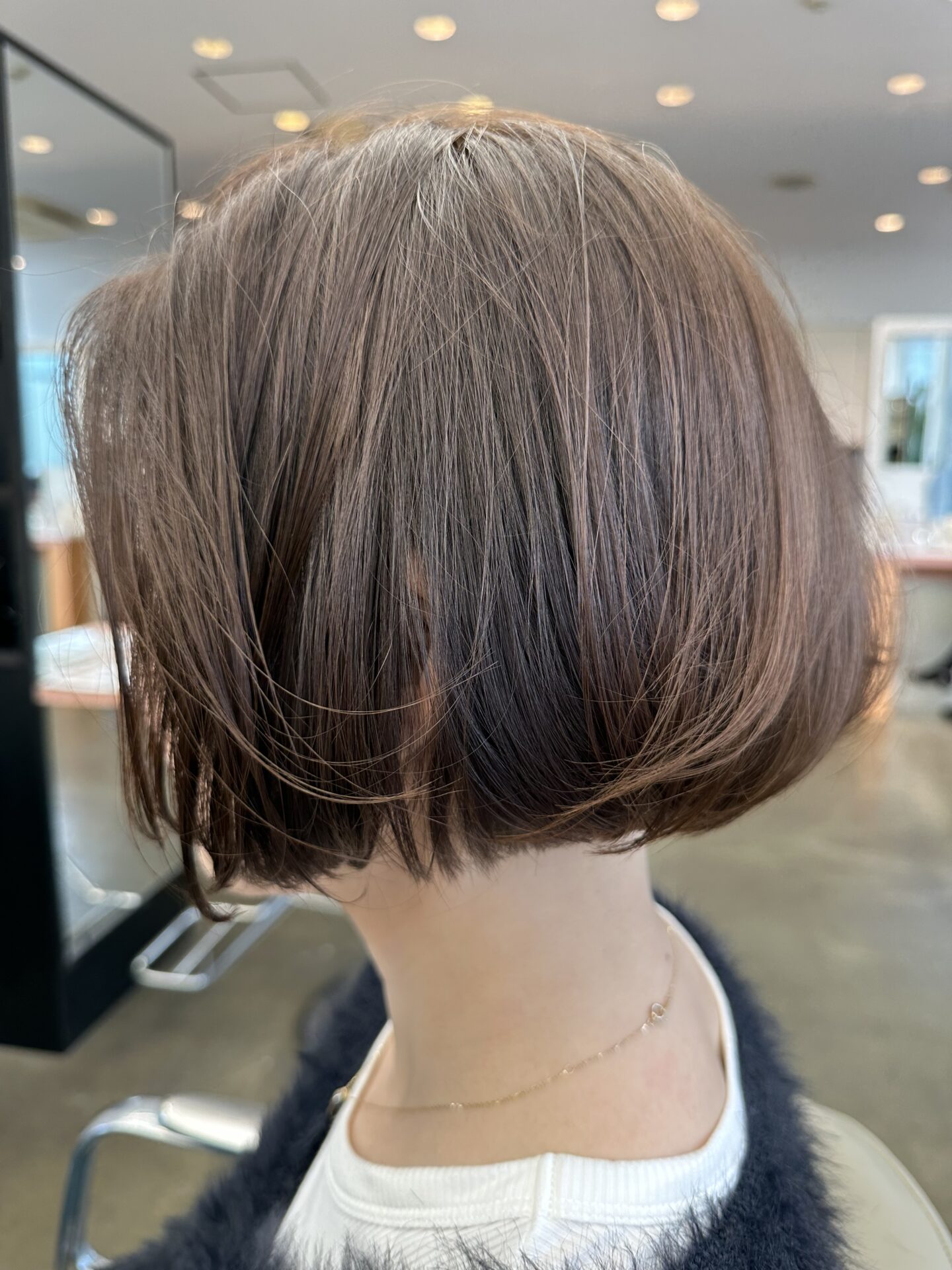 柔らかい前下がりボブ