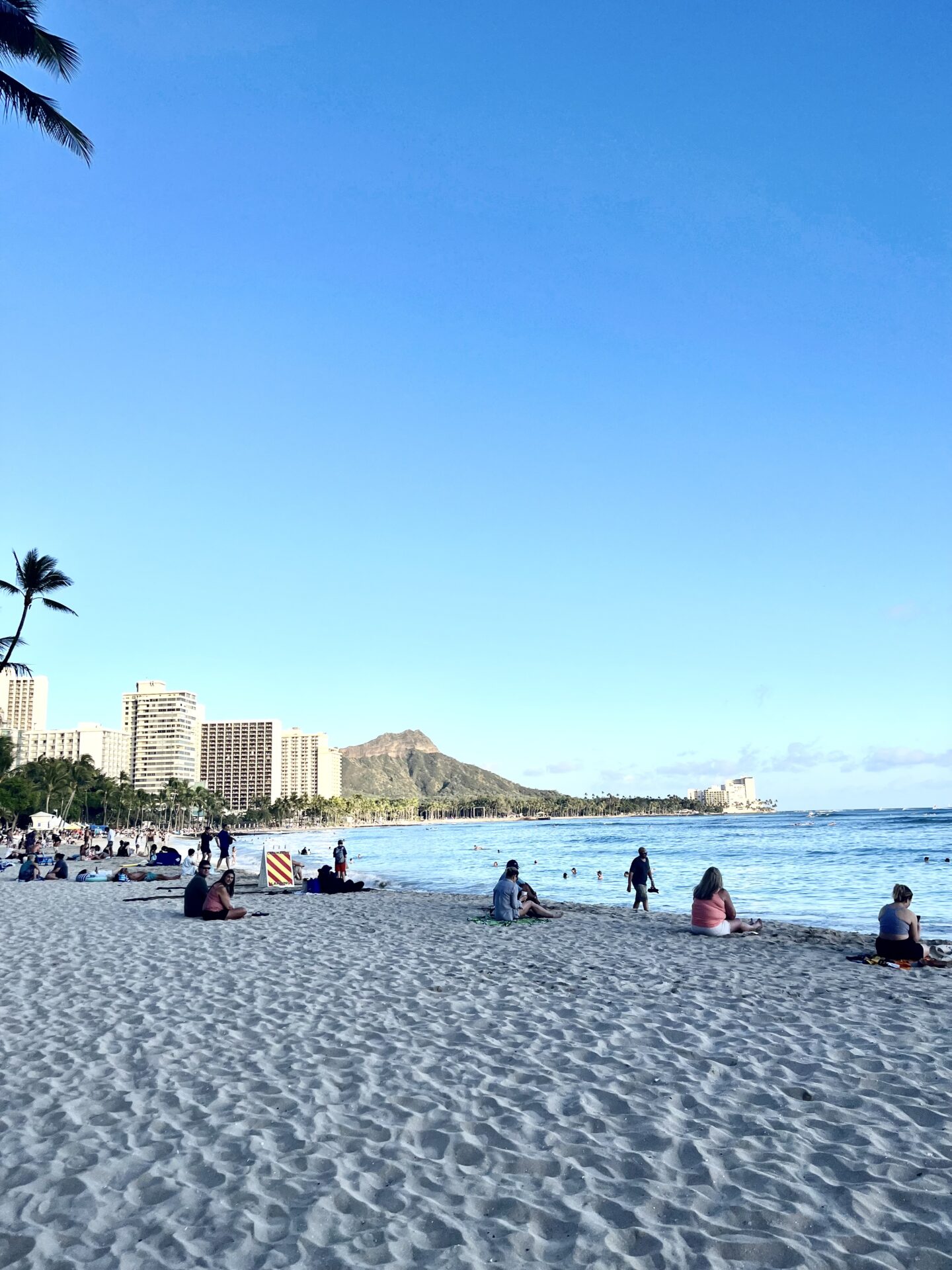 【青山・赤坂の美容室】くせ毛・硬い髪に悩む方へ｜Rカットで叶う外国人風ヘア【DIFINO】