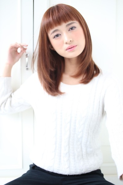 短めバングナチュラルセミディ