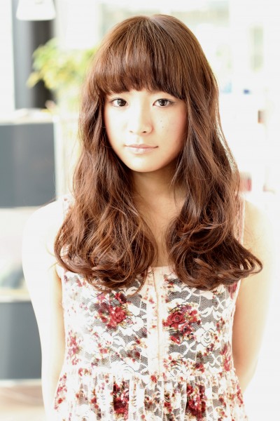 【風に吹かれたように揺れるリラックスウェーブ】　