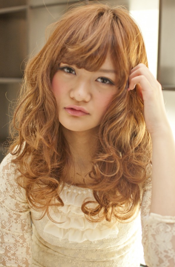 紗栄子風ヨコ波ウェーブでノリノリ。