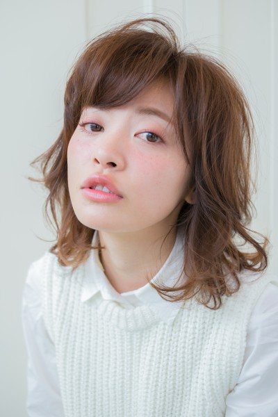 柔らかパーマ×ひし形ミディアムウルフ