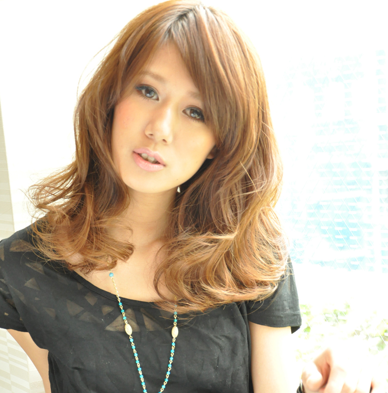 『ラフ＆セクシー』☆な-外国人風wavy-セミディ♪