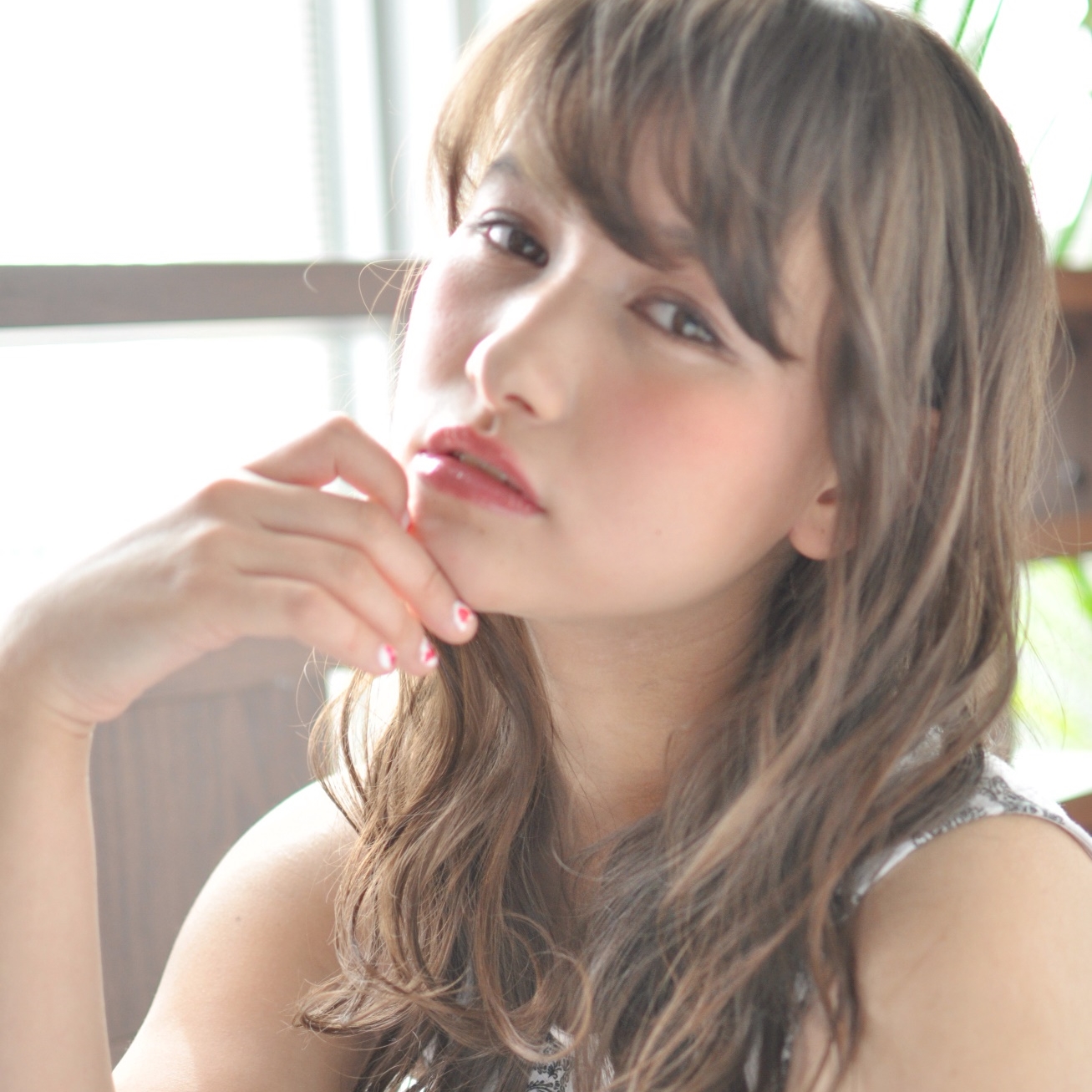 外国人のようなヘルシーくせ毛風ロング☆イノセントカラーで♪