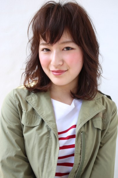 小顔でスッキリ×顔周りパーマでミディアムウルフ - メイン