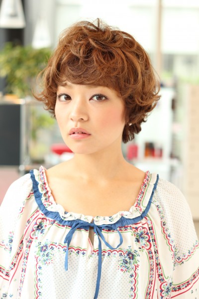 【無造作なカールが奏でるハーモニーボブ】