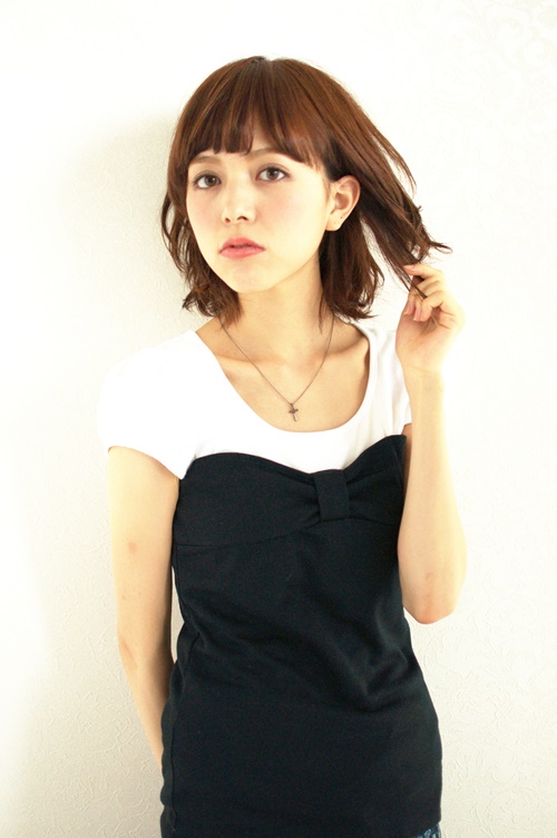 自然にハネた毛先を楽しむラフボブ♪