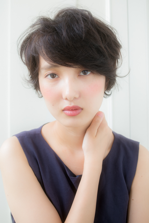 シースルーバング×ランダムカールで作るナイスベリーショート！