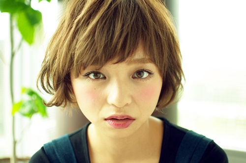 毛先はハネても◎！！大事なのは空気感!！