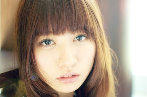 ほのかに揺れる毛先が女の子の優しい部分を引き出してくれる。