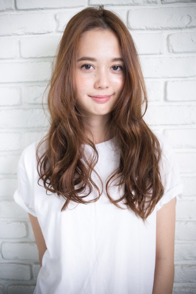 ナチュラルベーシックなセンターパートロング