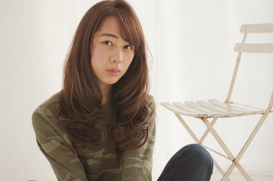 やわらかい大きなウェーブが魅力的なヘルシーロング♪