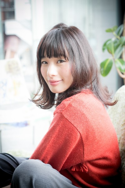 スタイリングも簡単☆ハネを生かしたミディアムスタイル☆