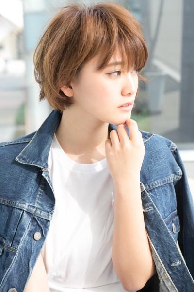 サイドからもキレイにみえるナチュラルショート