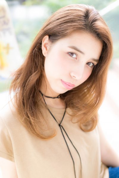 耳かけがポイント☆軽さのあるナチュラルなセミディスタイル★ - メイン