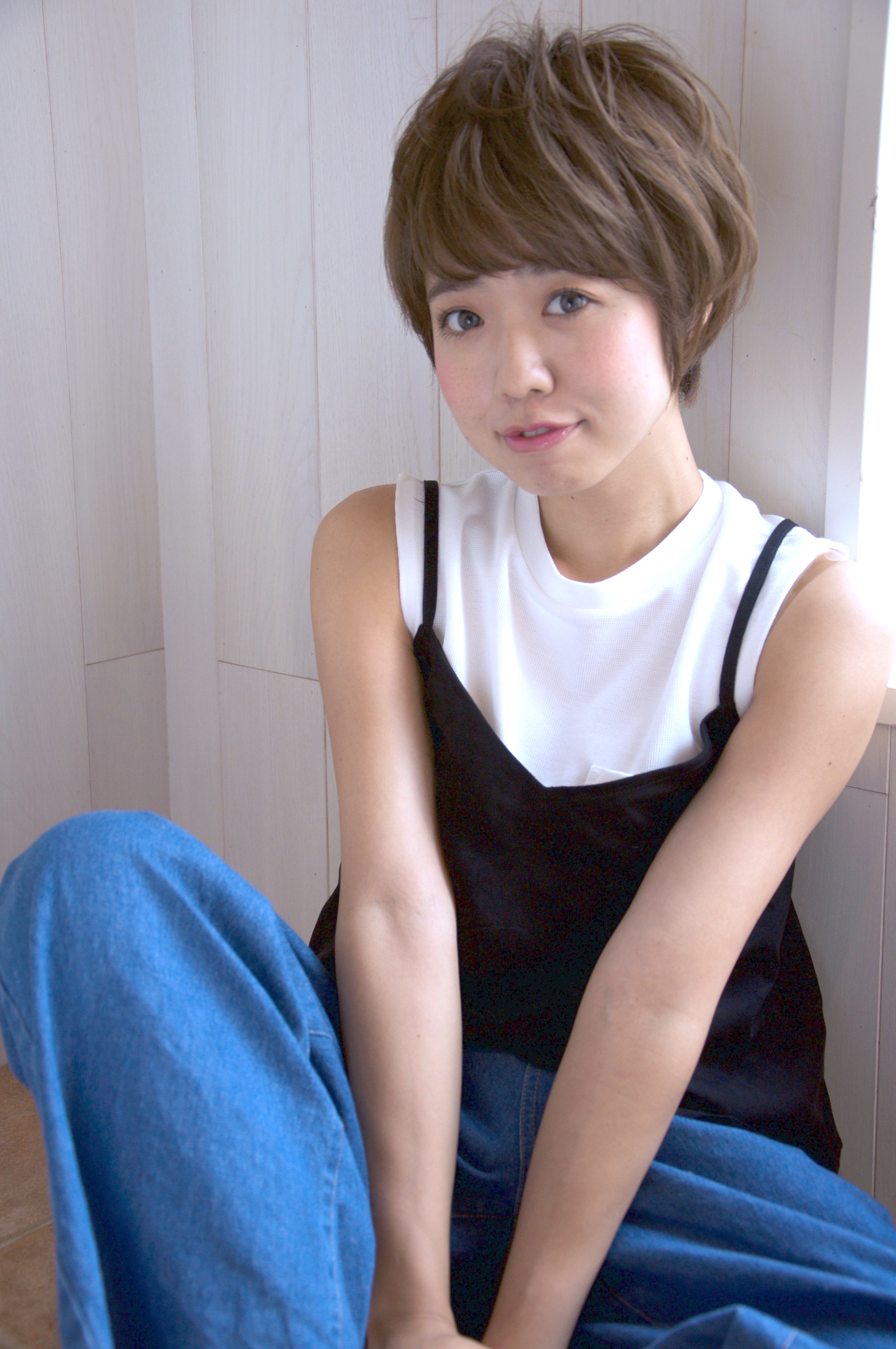 ちょいくせ毛風ショートボブ×ネイビーカラー - メイン