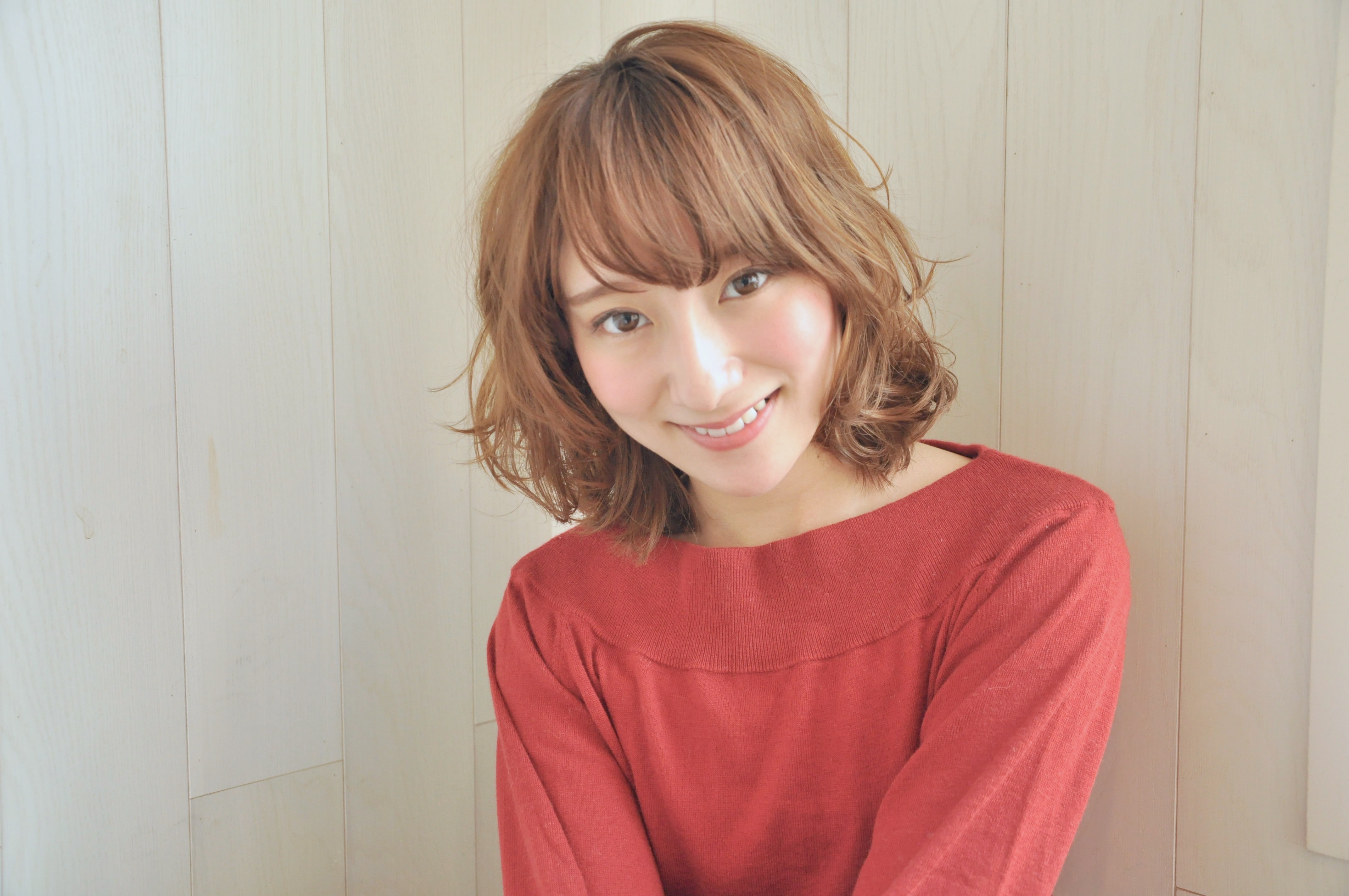 クリアブラウン×ふわふわミディアムヘア