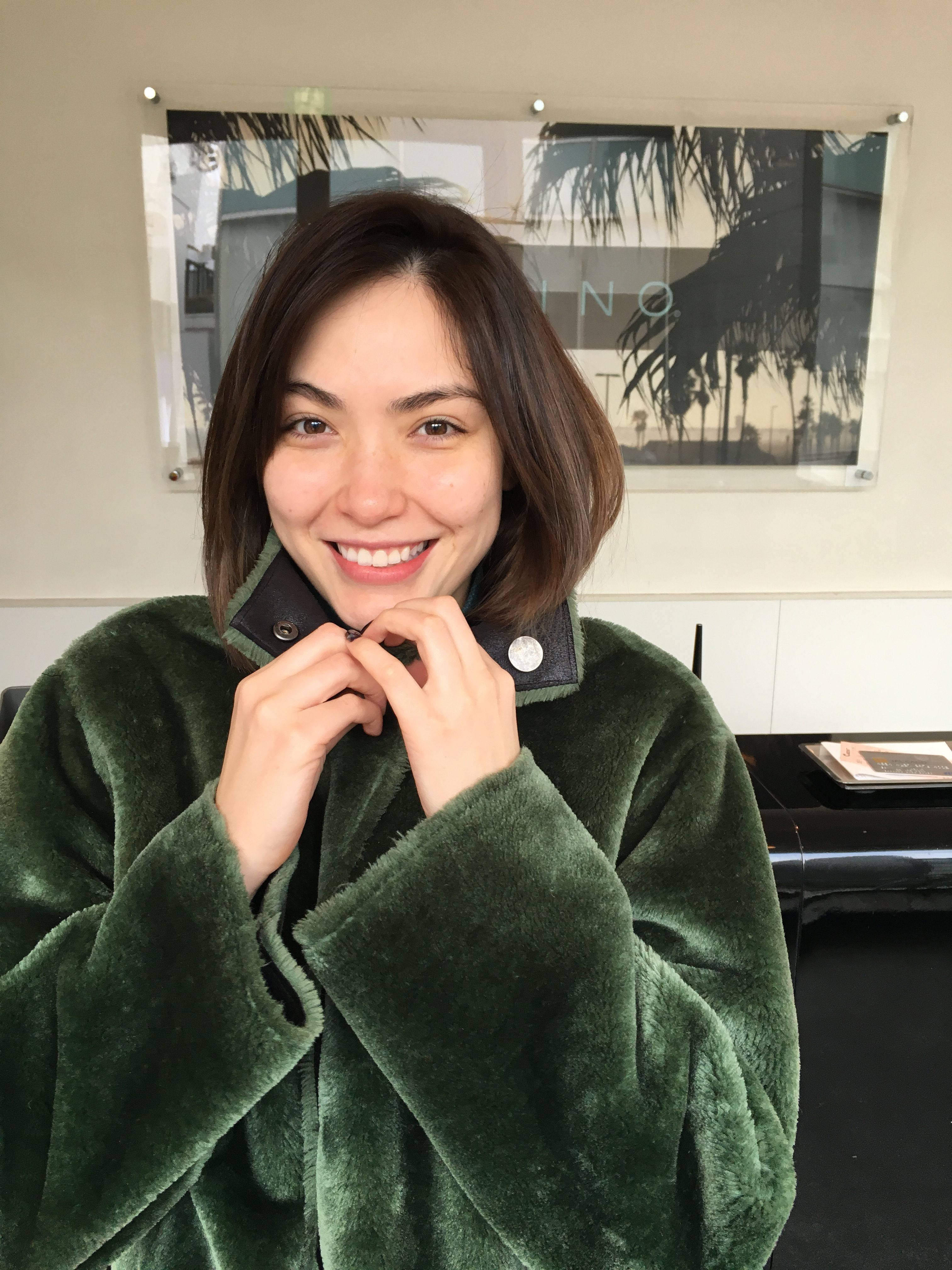 根元は暗めで外国人みたいなｶﾗｰ