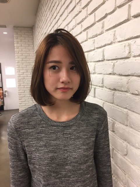 桜も満開で本格的に春になってきましたね♪髪型変えませんか？