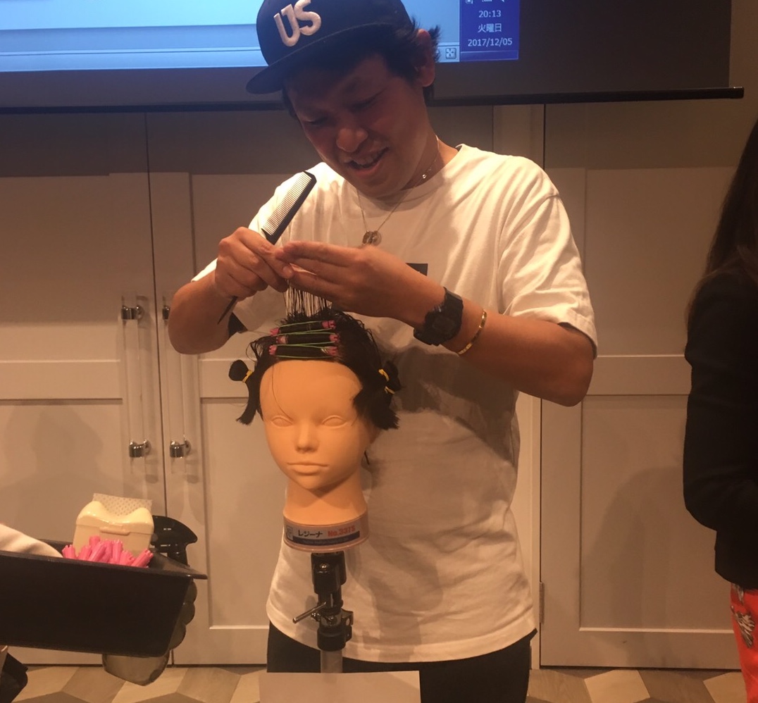 年末ですね・・・忘年会と仕事に追われて髪やヘアスタイルの事忘れてませんか？