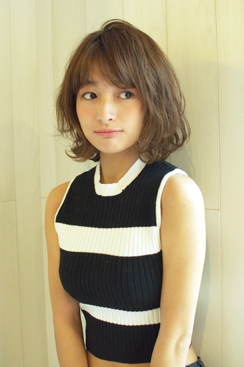 フリンジバングのおしゃふわミディ