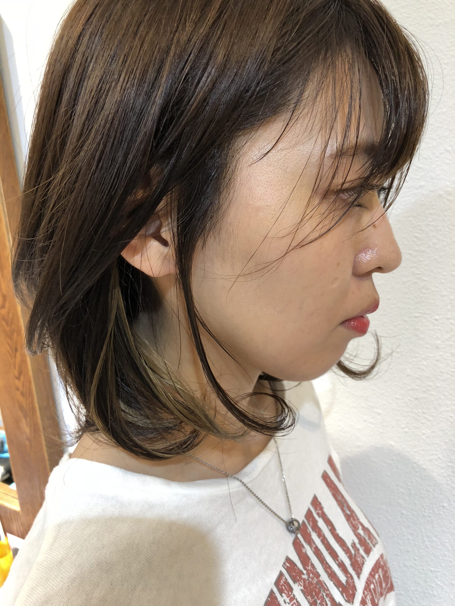 さりげなく見え隠れする インナーカラー