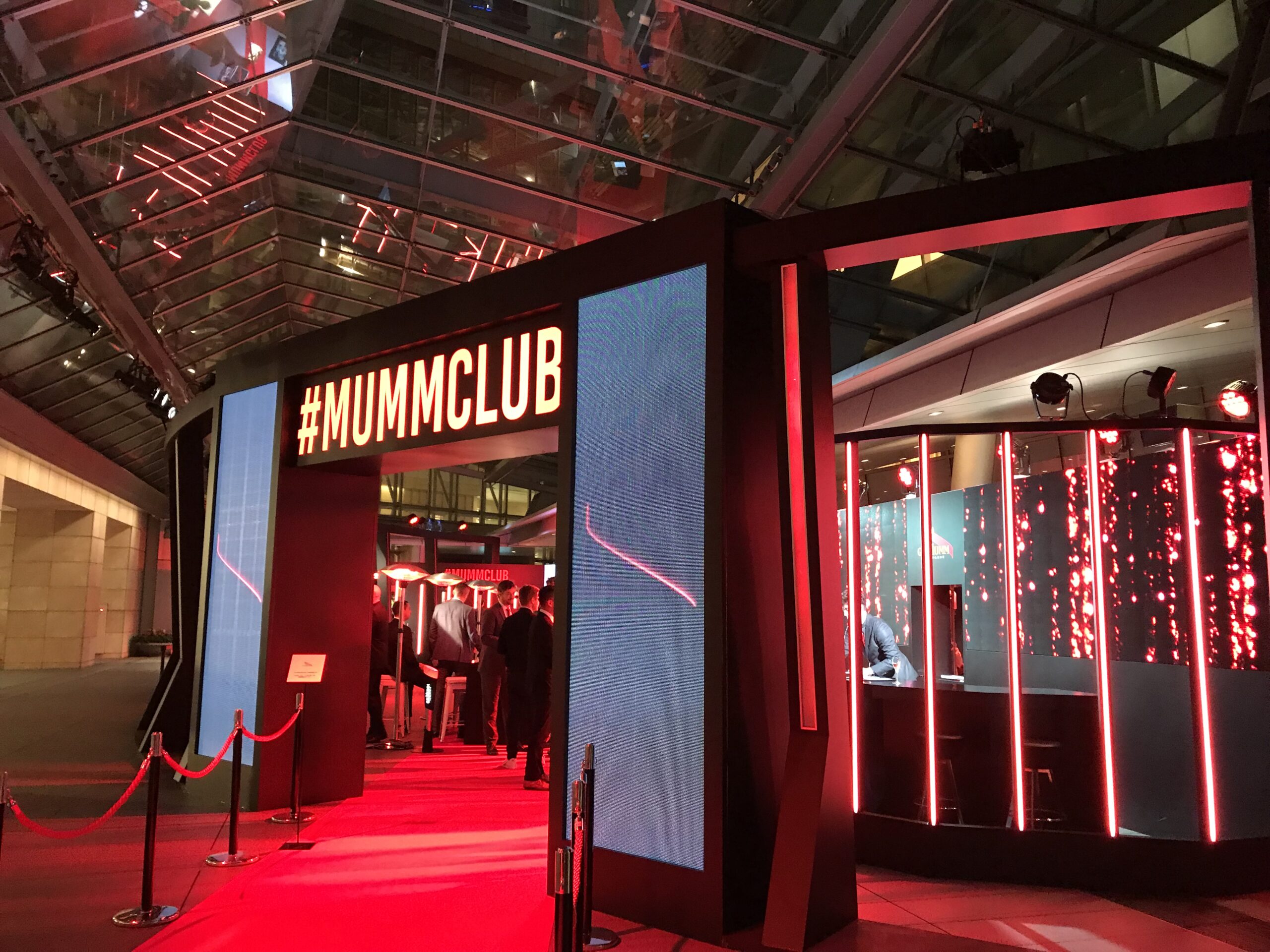 CHAMPAGNE BAR #MUMMCLUB