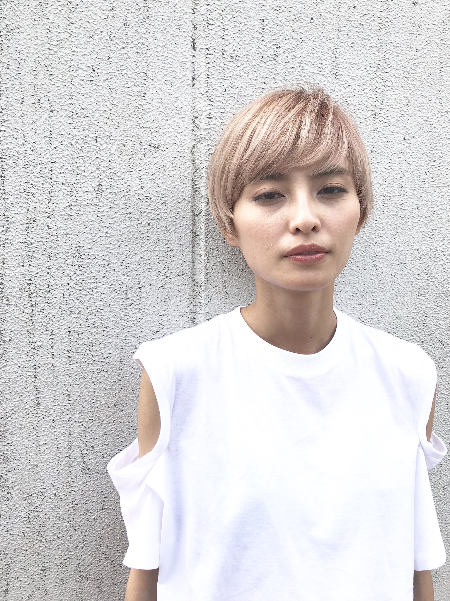 ハイトーンカラーのベリーショートスタイル