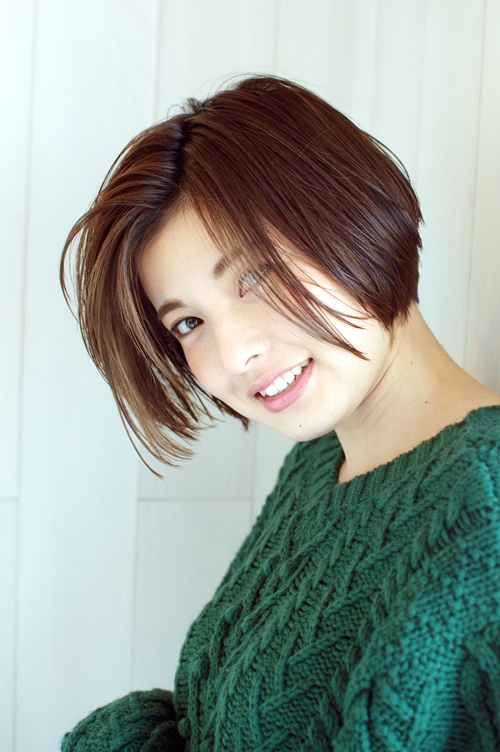 大人かわいいヘルシー丸みショート