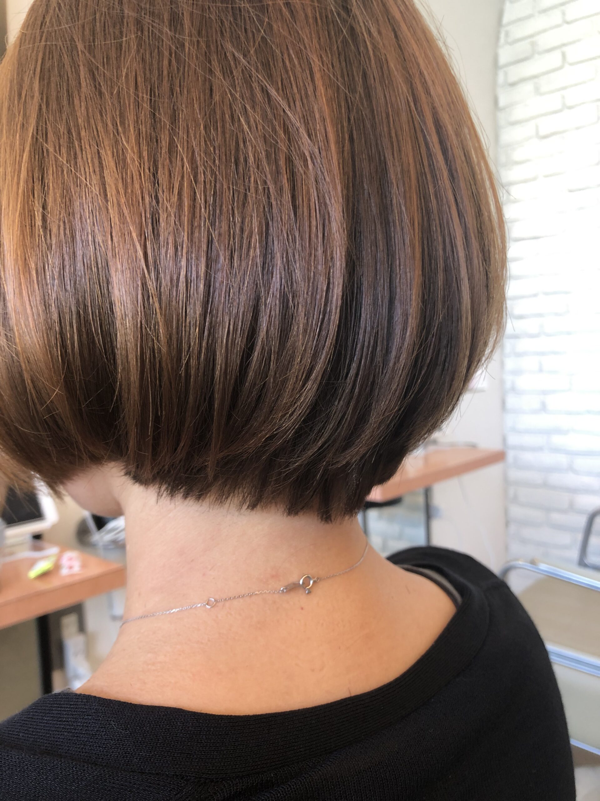 ボブの襟足はカットで決まる！！