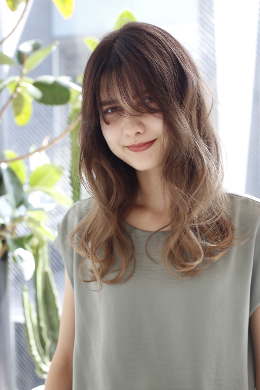 甘すぎない大人女子のナチュラルウエーブ