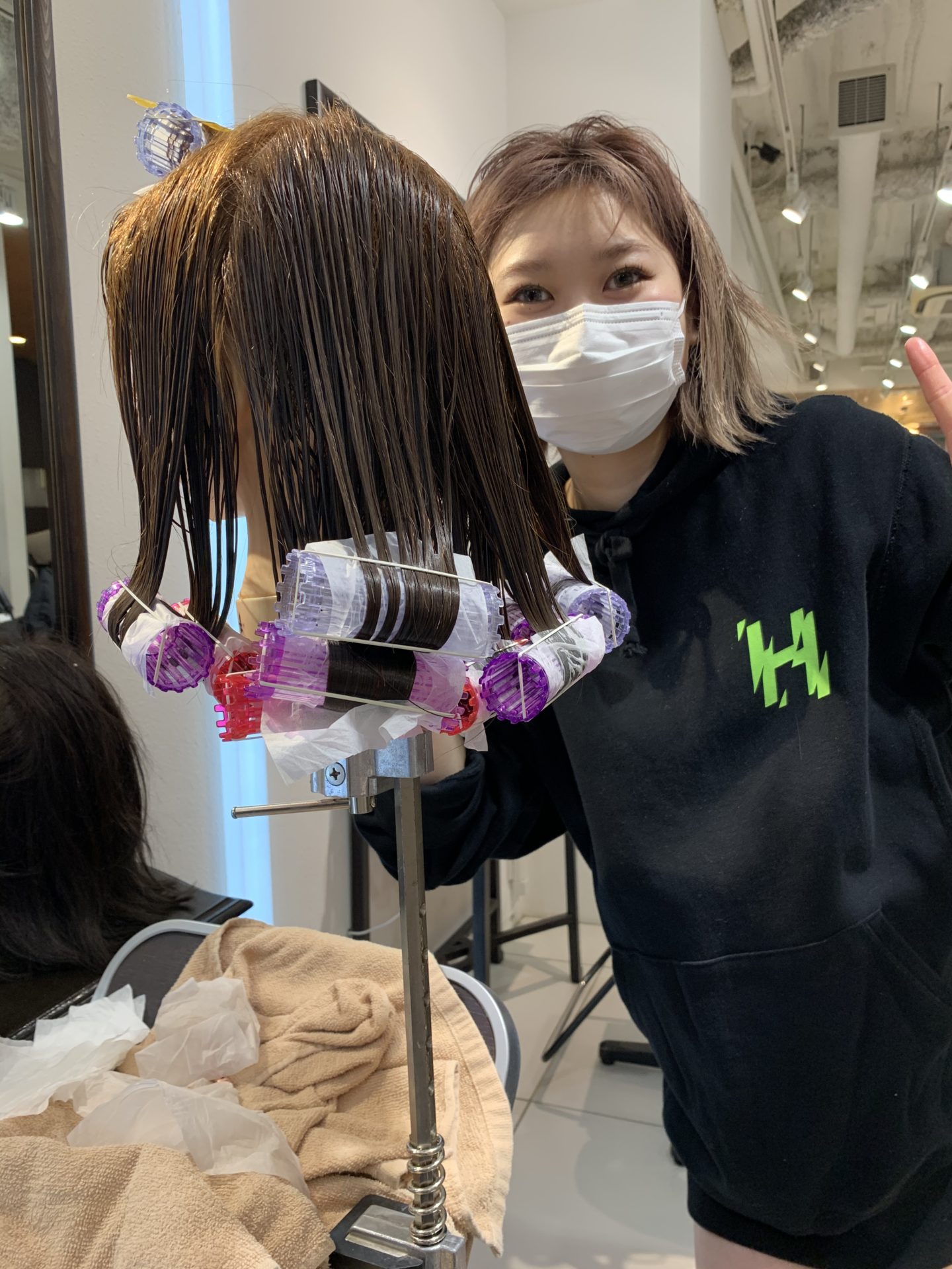 パーマレッスンに入りました！