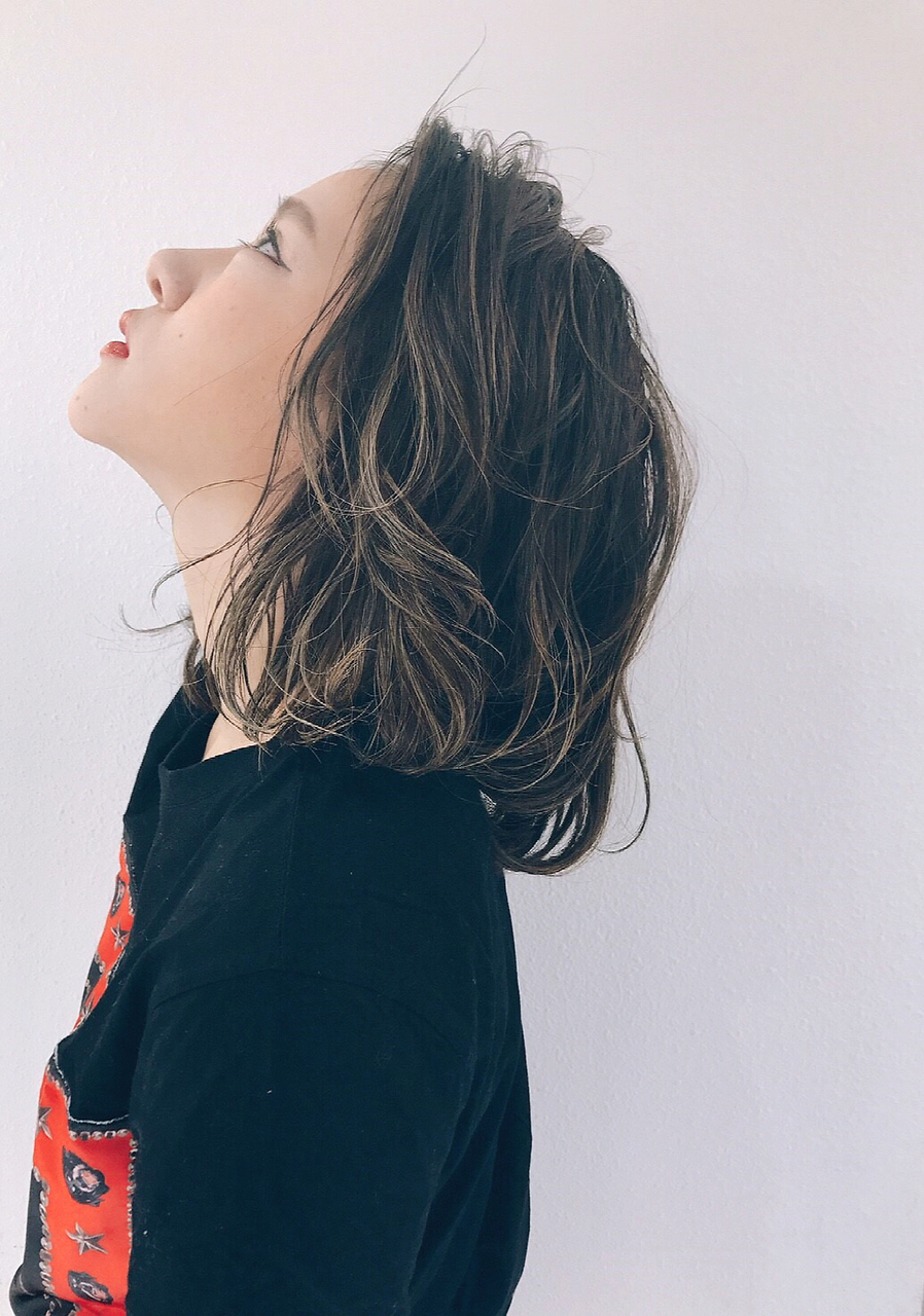 外国人風☆スパイシーエッジィ☆グレージュカラー×ハイライト