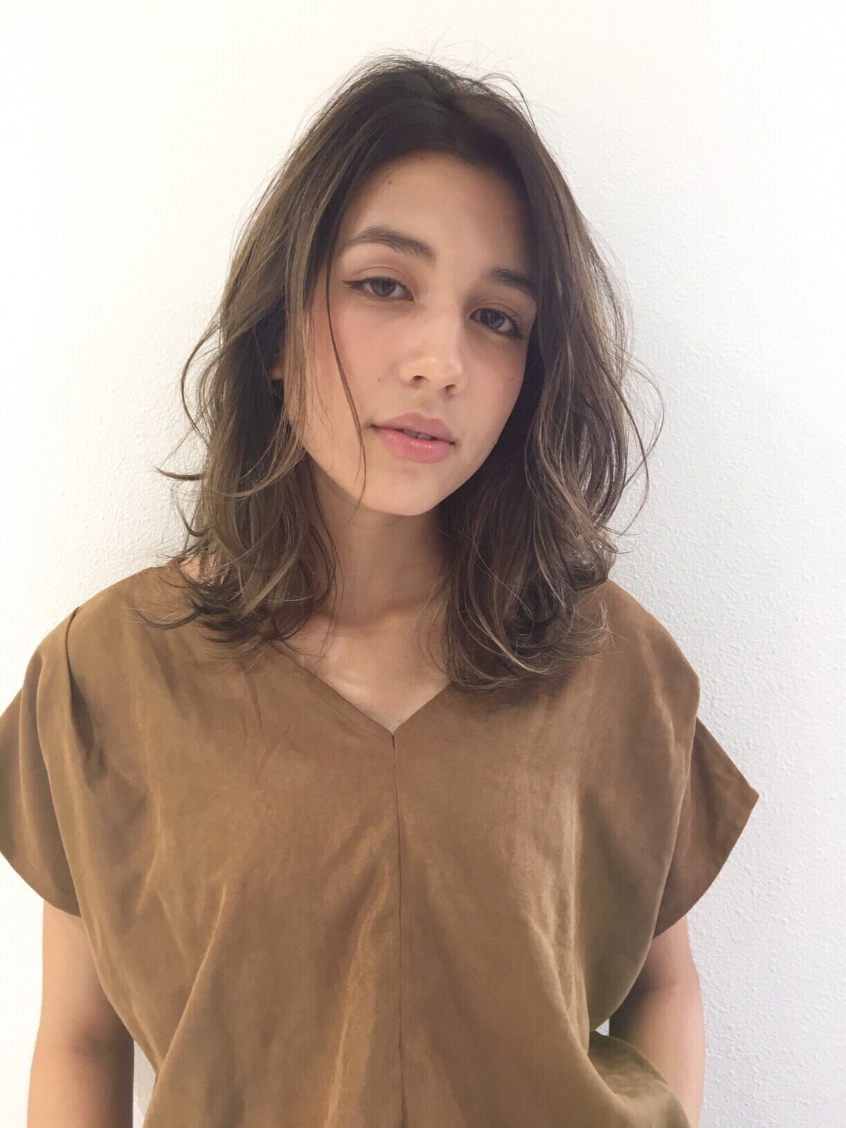 外国人風☆立体感ヘア☆グレージュカラー×ハイライト