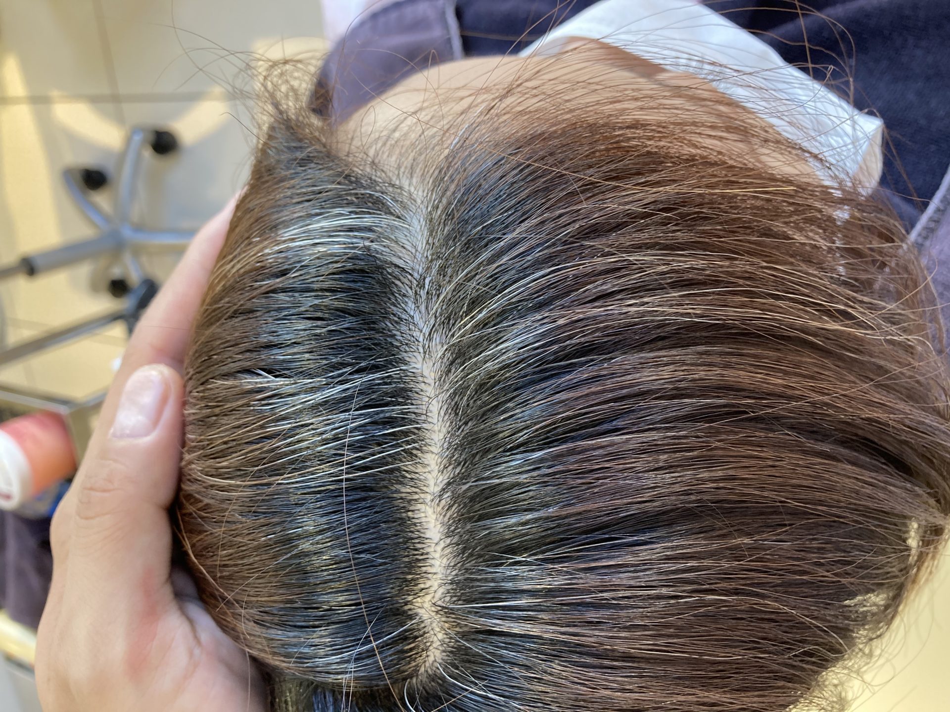 低ダメージで白髪を染めます！