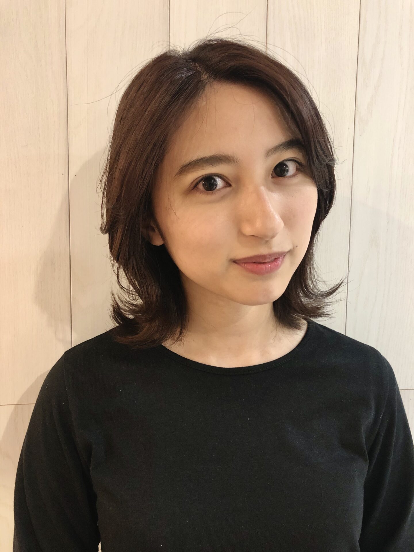 ほんのり深いワインレッドカラー