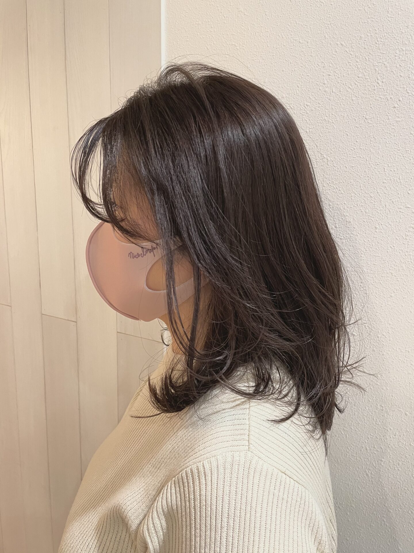 ピンクベージュ