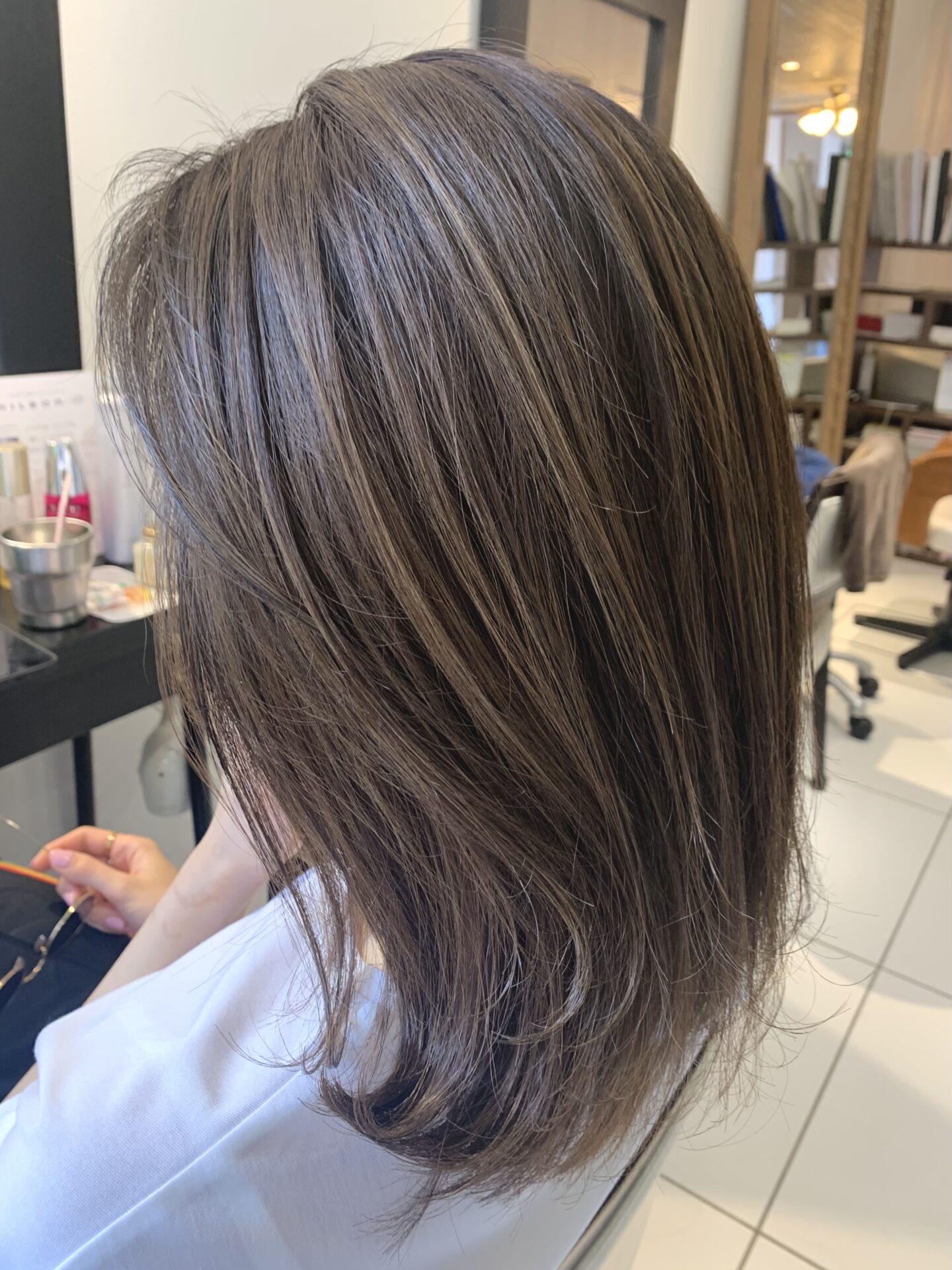 ハイライトとローライトで小顔&オシャレ&長持ちカラーをゲット♪