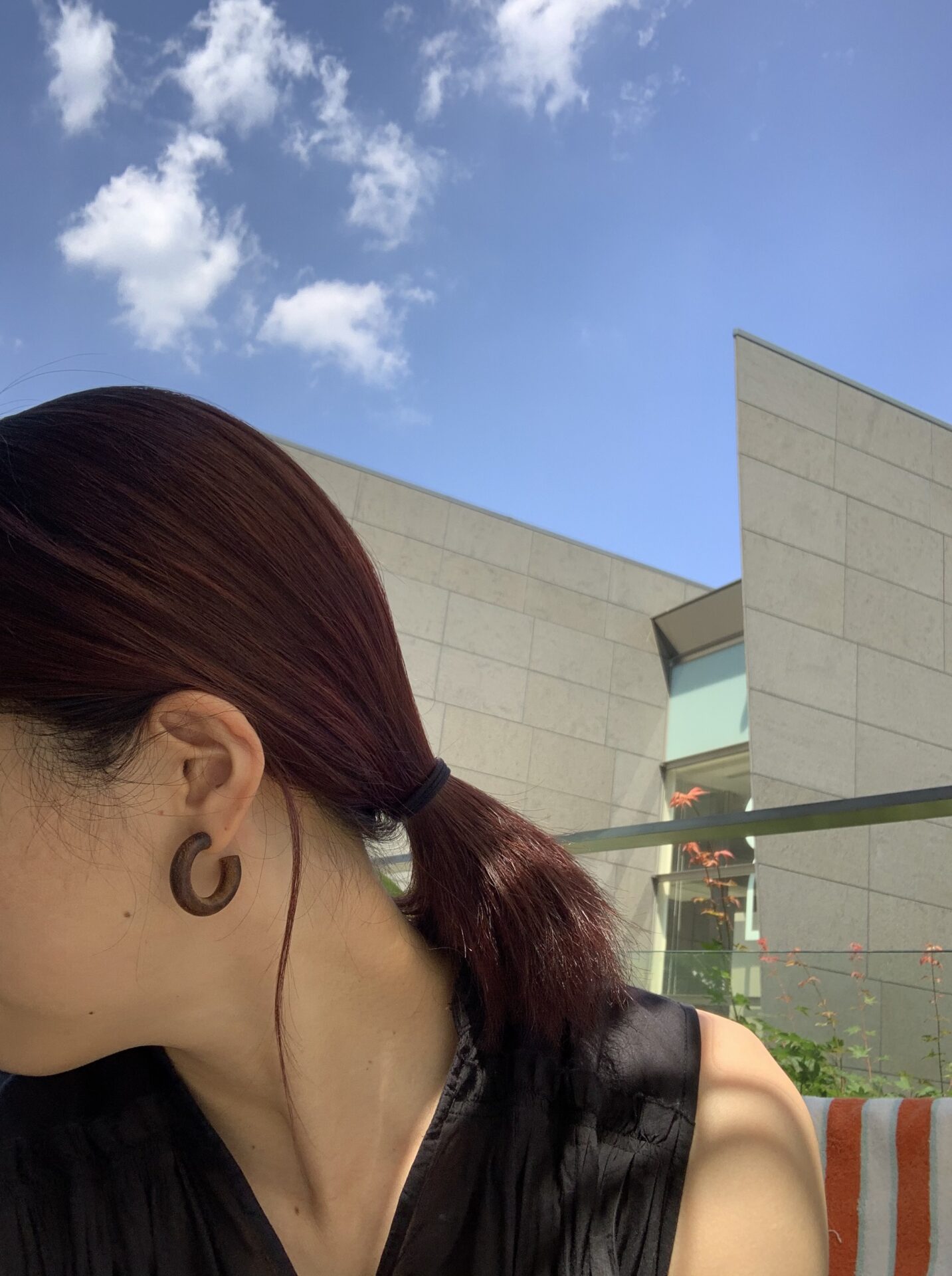 ヘアカラーに合わせて眉毛も