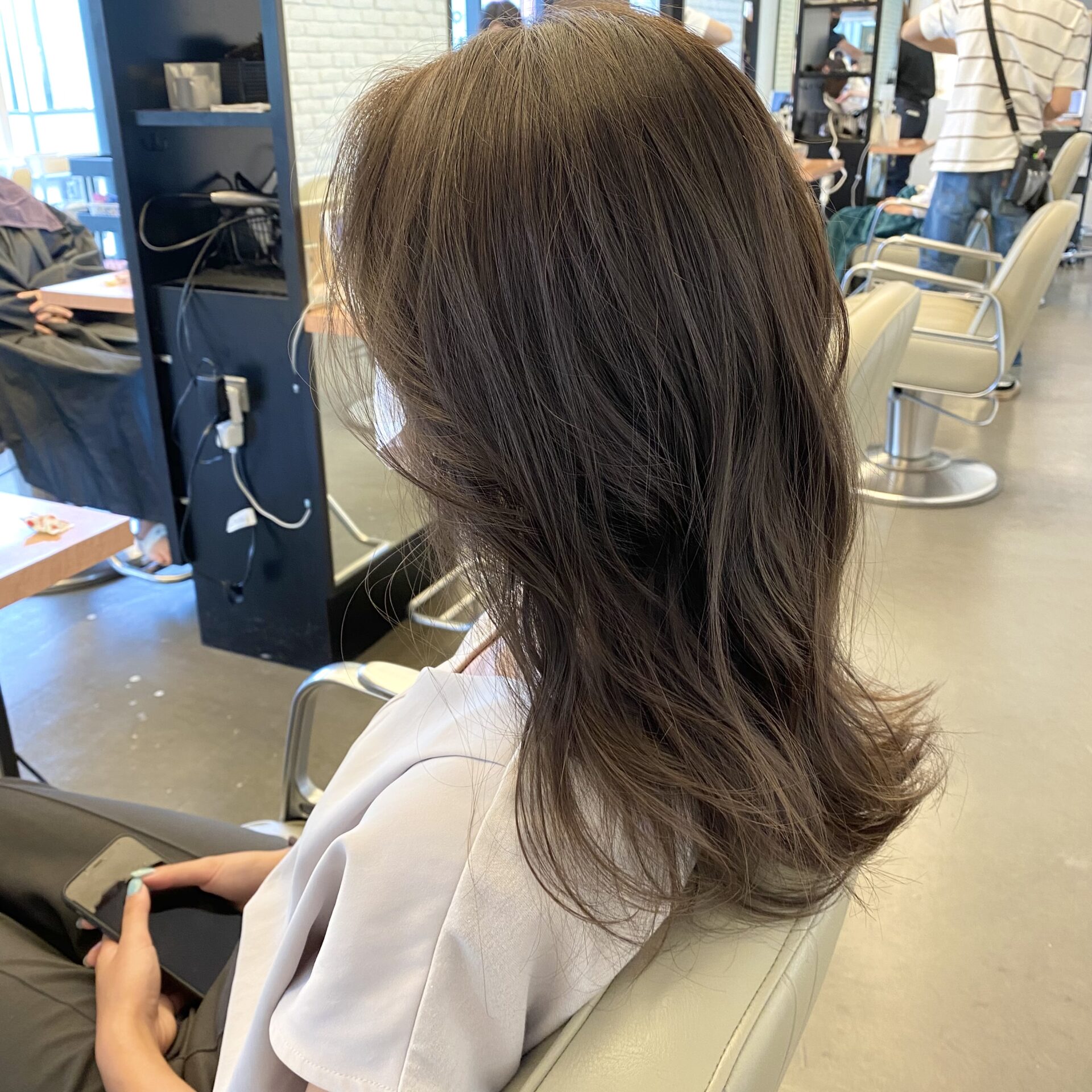 韓国風グレージュカラーに