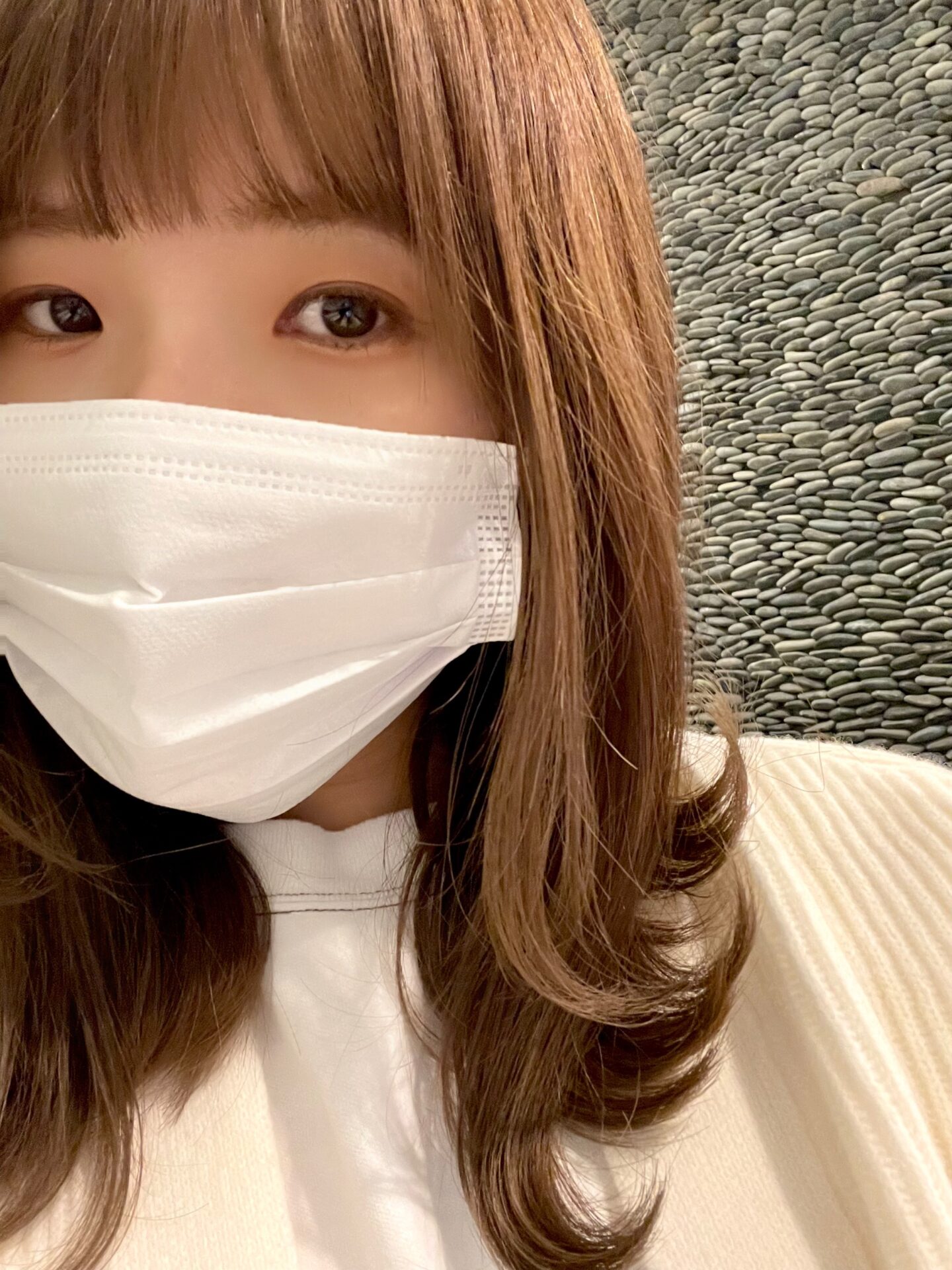 アシスタントに染めてもらいました