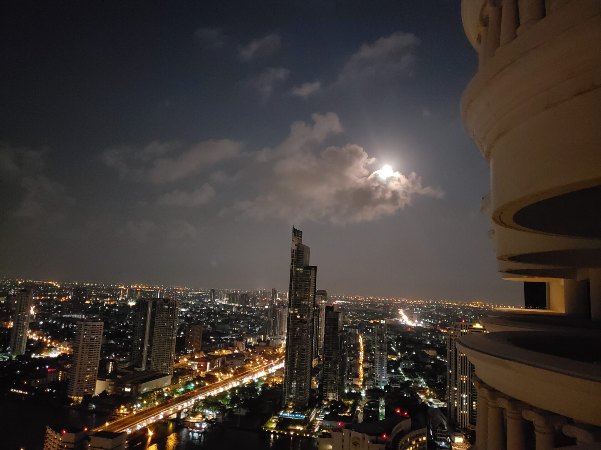 青山店スタイリスト不在スケジュール　2月