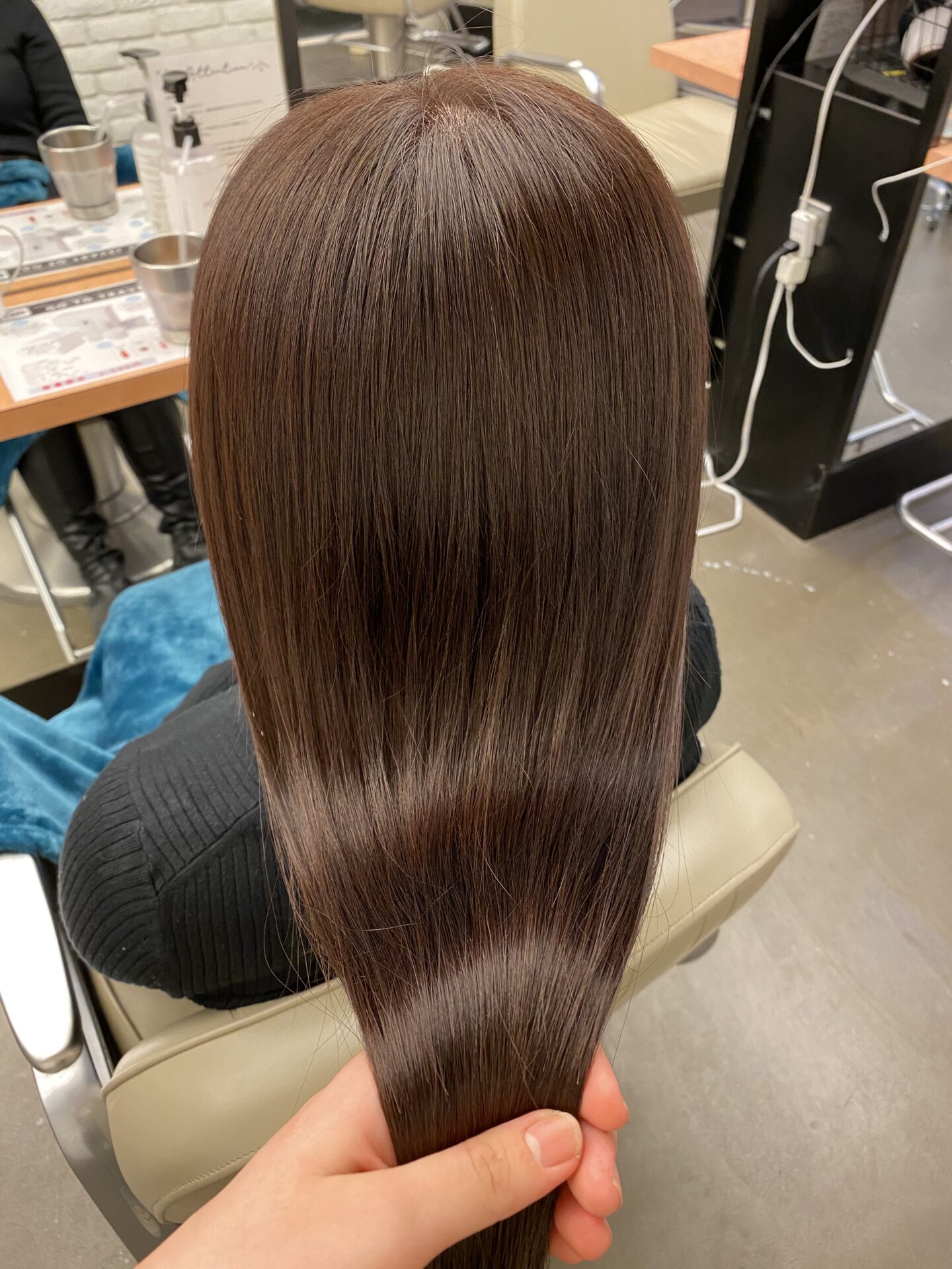 暖色系カラーでトーンダウン