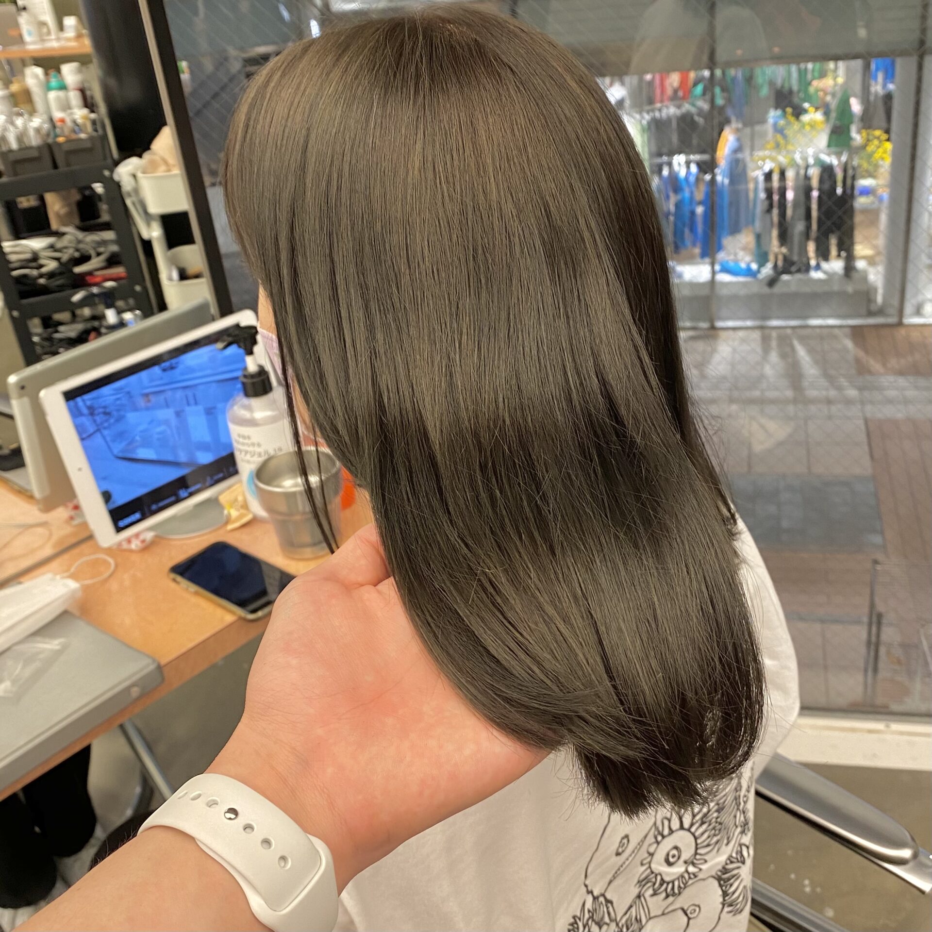 赤味消しグレージュ