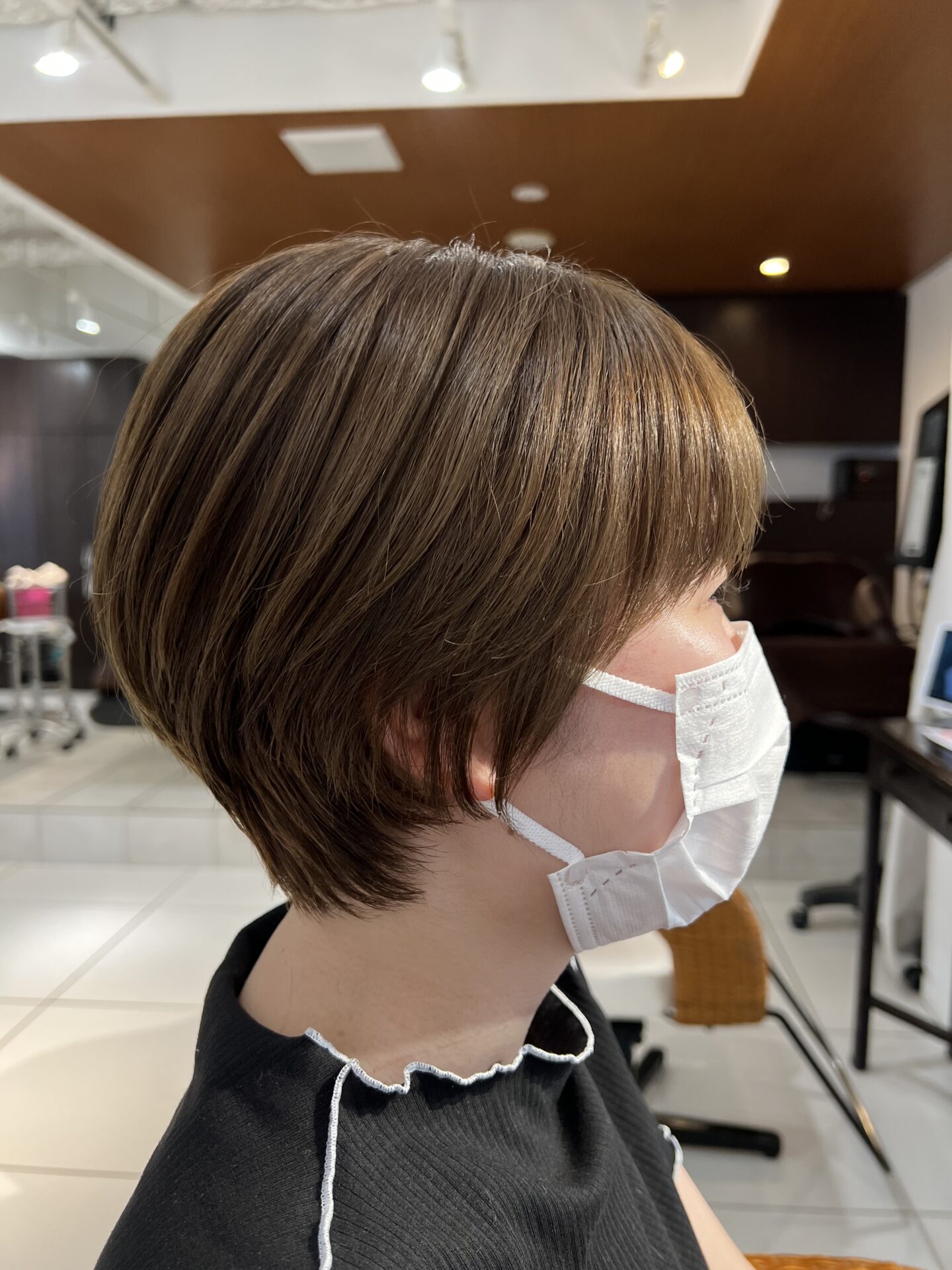 収まりのよいショートヘア♪