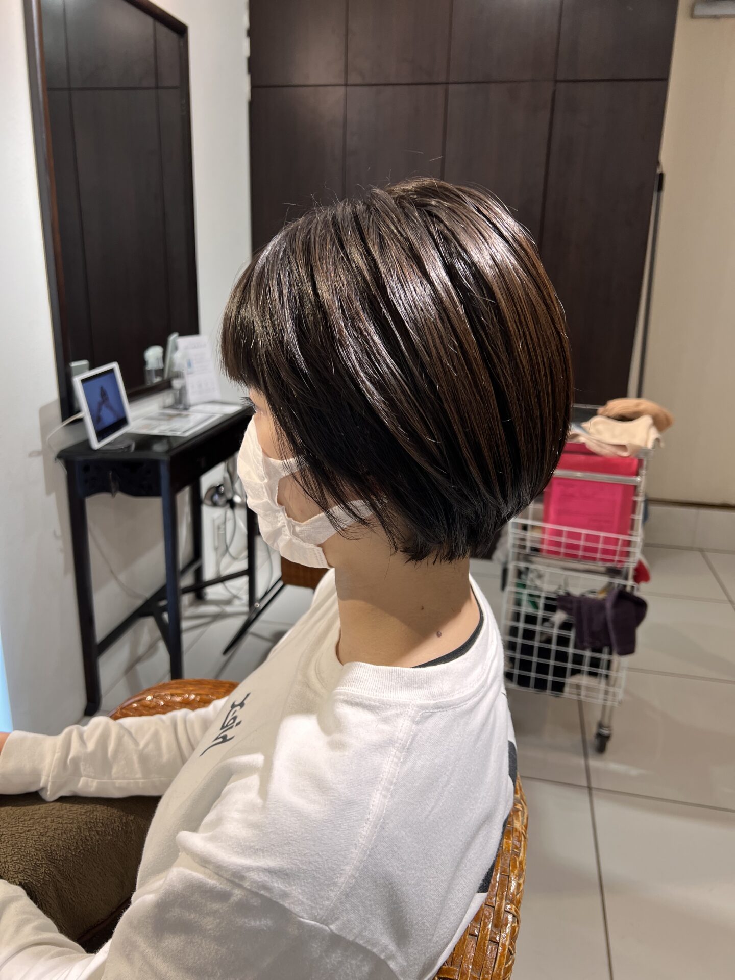 柔らか丸みフォルムのショートボブヘア