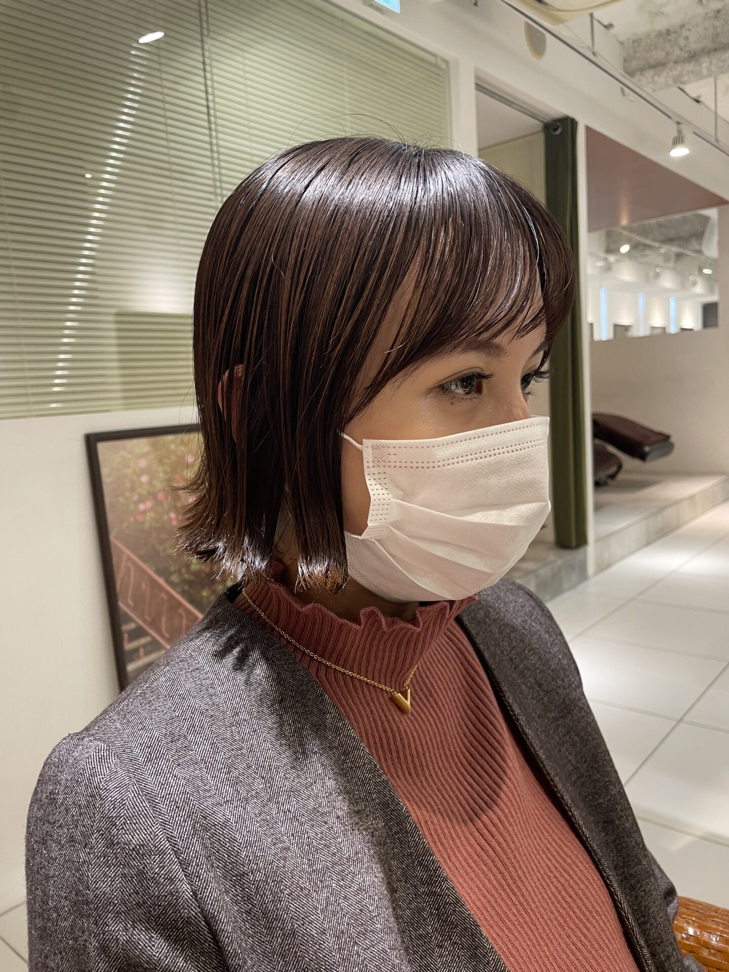 前髪の切り方で顔まわりの印象が変わります！