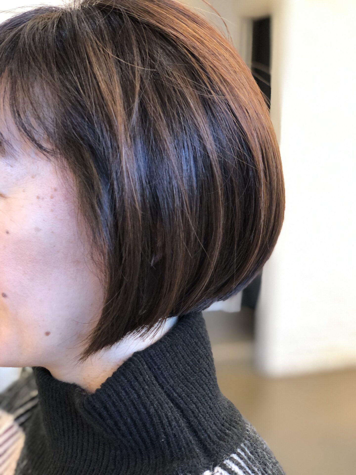 短め前下がりボブにしたら冬は快適