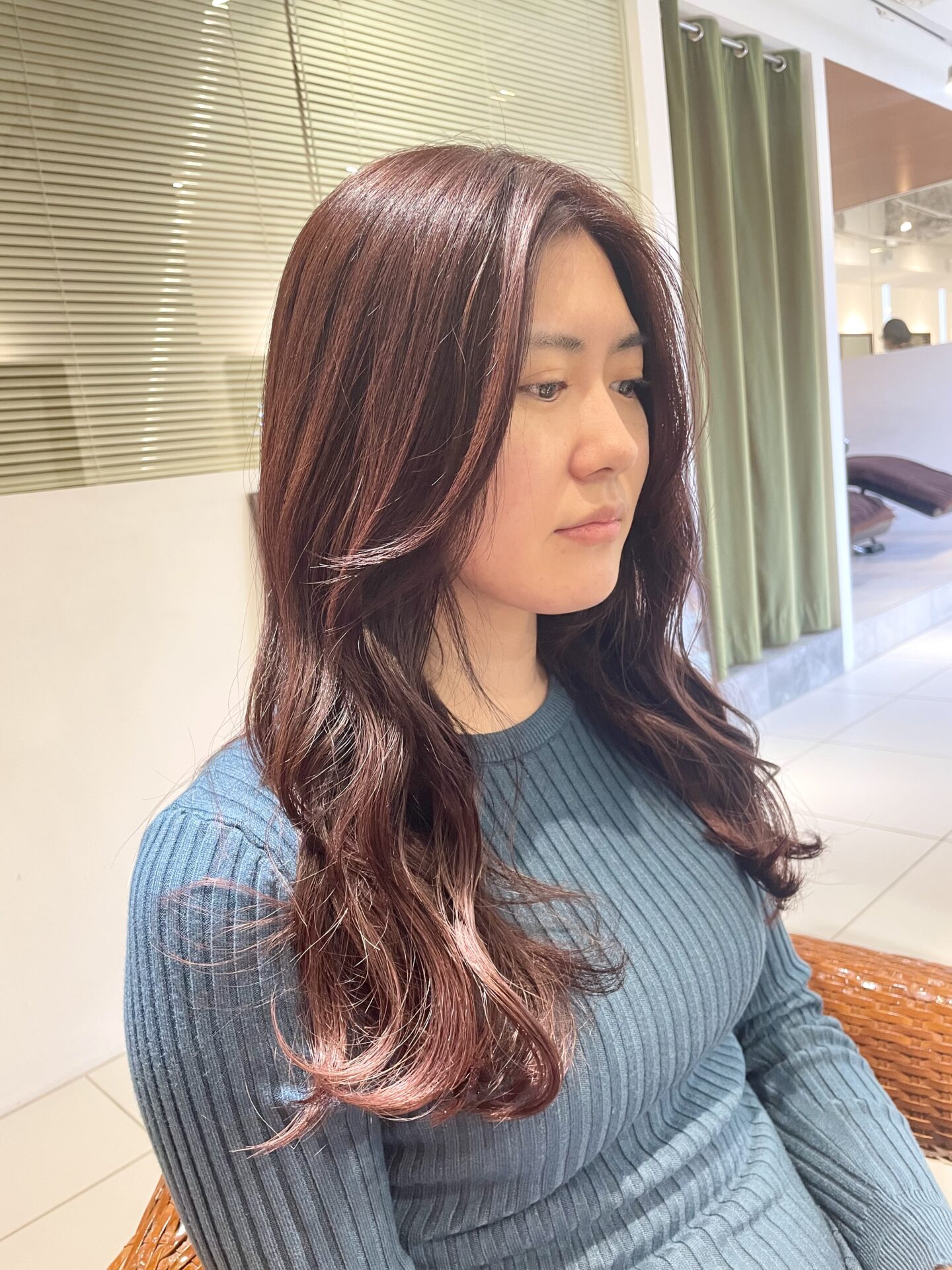 大人かわいいピンクヘアカラー